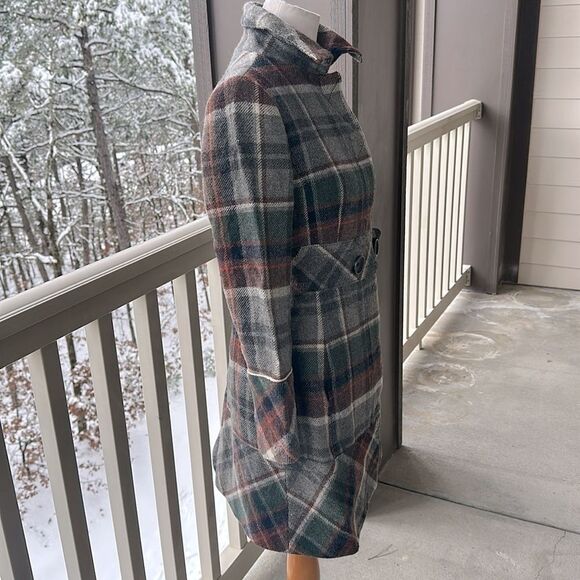 COPY - Zara Basic Plaid Wool Coat - Picture 3 of 11